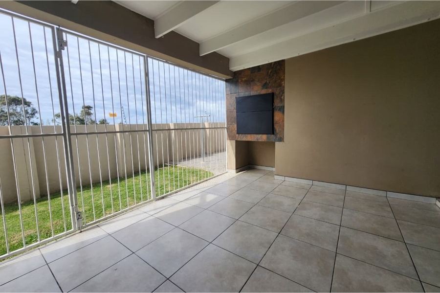 To Let 4 Bedroom Property for Rent in Fountains Estate Eastern Cape